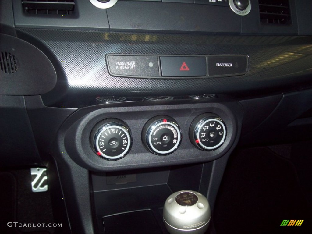 2011 Lancer Evolution GSR - Wicked White / Black photo #22