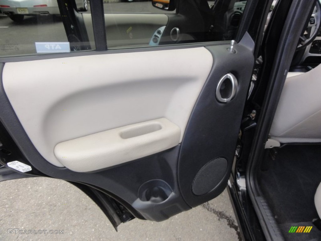 2004 Jeep Liberty Limited 4x4 Light Taupe/Taupe Door Panel Photo #51772252