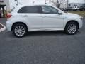 Diamond White Pearl - Outlander Sport SE Photo No. 6