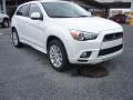Diamond White Pearl - Outlander Sport SE Photo No. 7