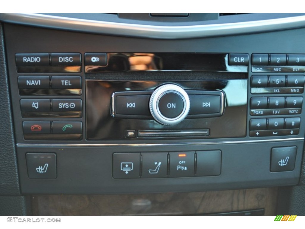 2010 E 350 4Matic Sedan - Arctic White / Black photo #15