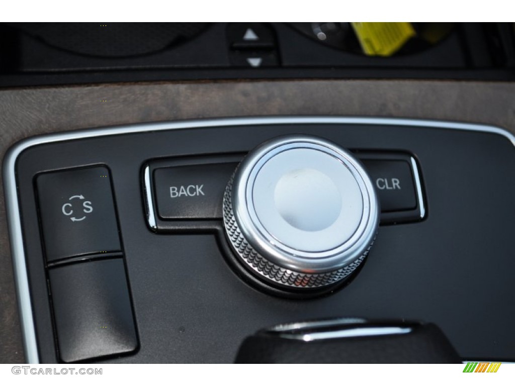 2010 E 350 4Matic Sedan - Arctic White / Black photo #17