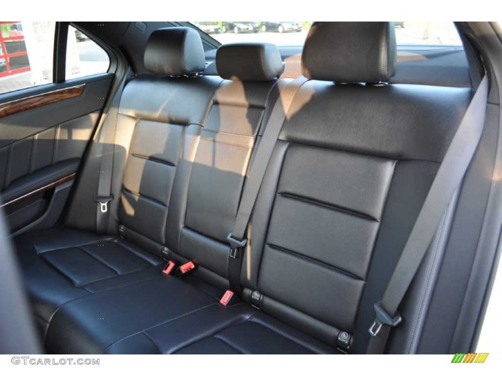 2010 E 350 4Matic Sedan - Arctic White / Black photo #56