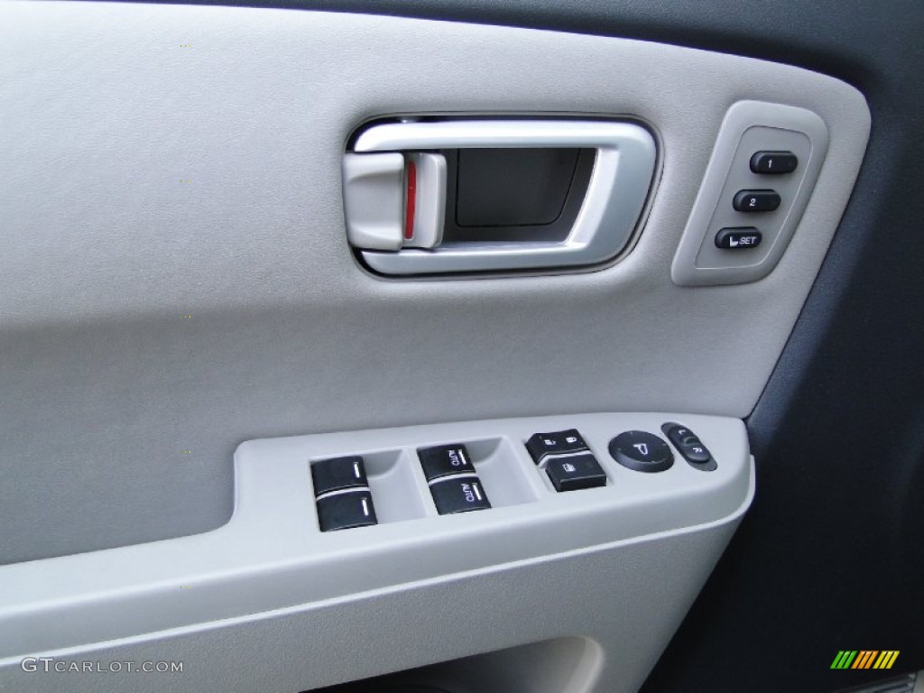 2010 Honda Pilot Touring Controls Photo #51779390