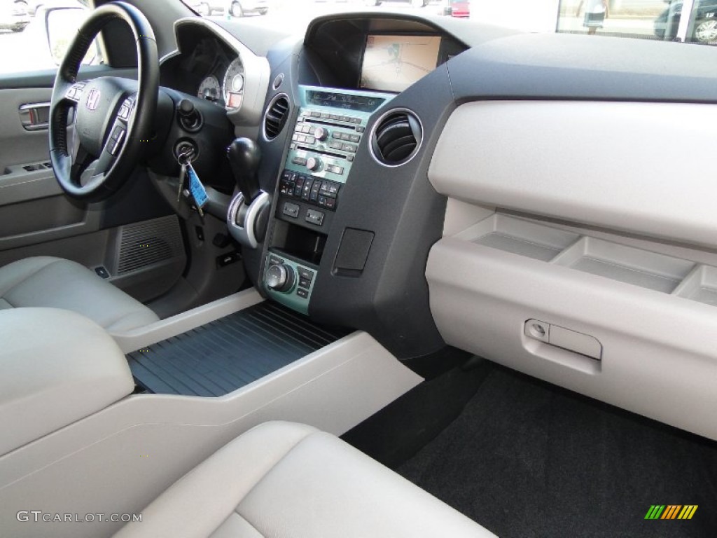 Gray Interior 2010 Honda Pilot Touring Photo #51779543