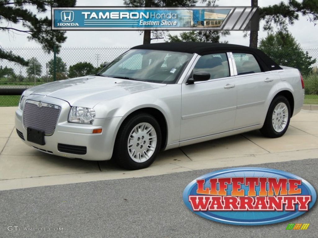 Bright Silver Metallic Chrysler 300