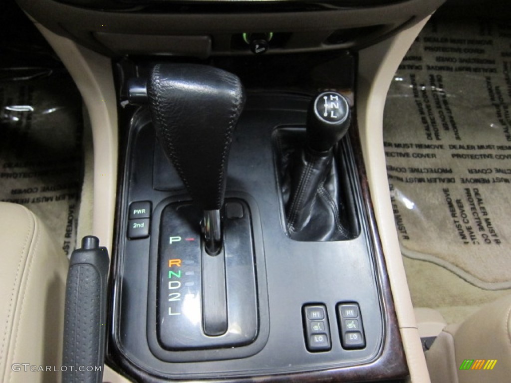 2000 Toyota Land Cruiser Standard Land Cruiser Model 4 Speed Automatic Transmission Photo #51782444