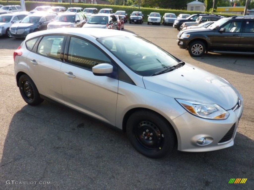 2012 Focus SE 5-Door - Ingot Silver Metallic / Charcoal Black photo #6