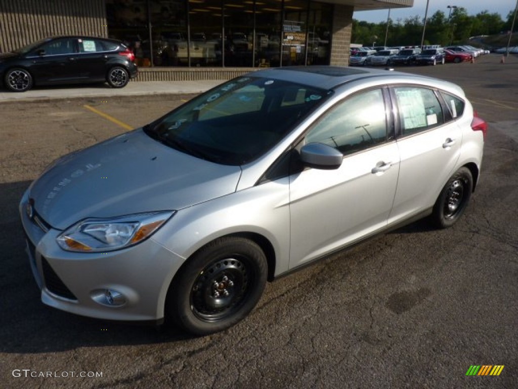 2012 Focus SE 5-Door - Ingot Silver Metallic / Charcoal Black photo #8