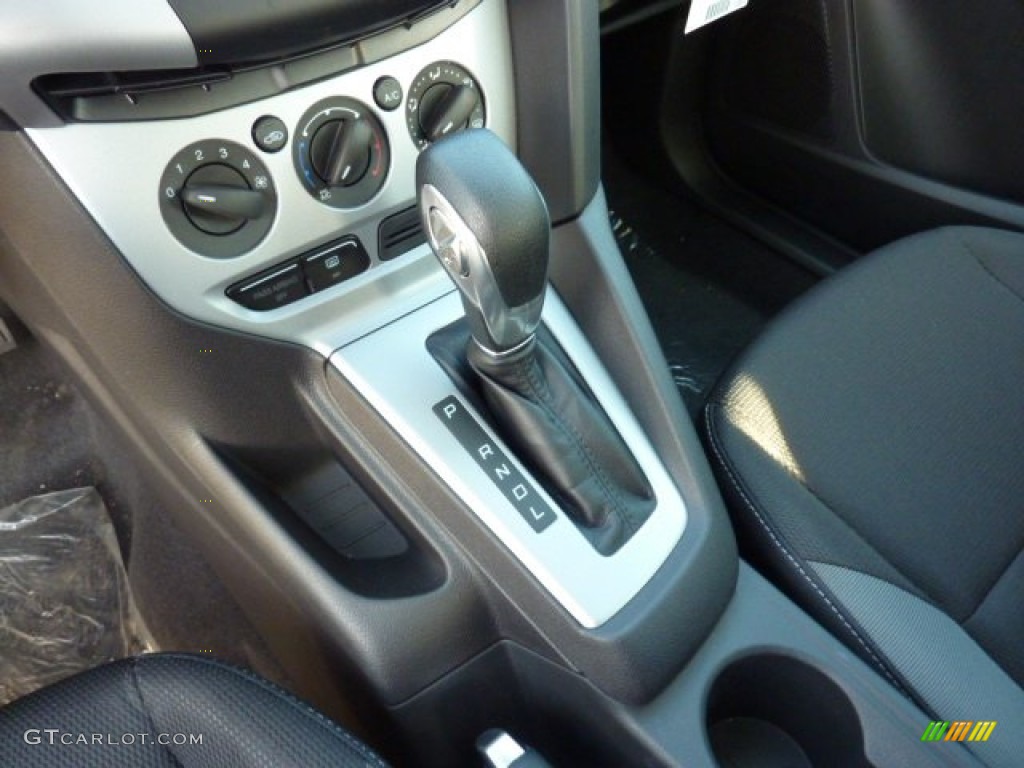 2012 Focus SE 5-Door - Ingot Silver Metallic / Charcoal Black photo #17