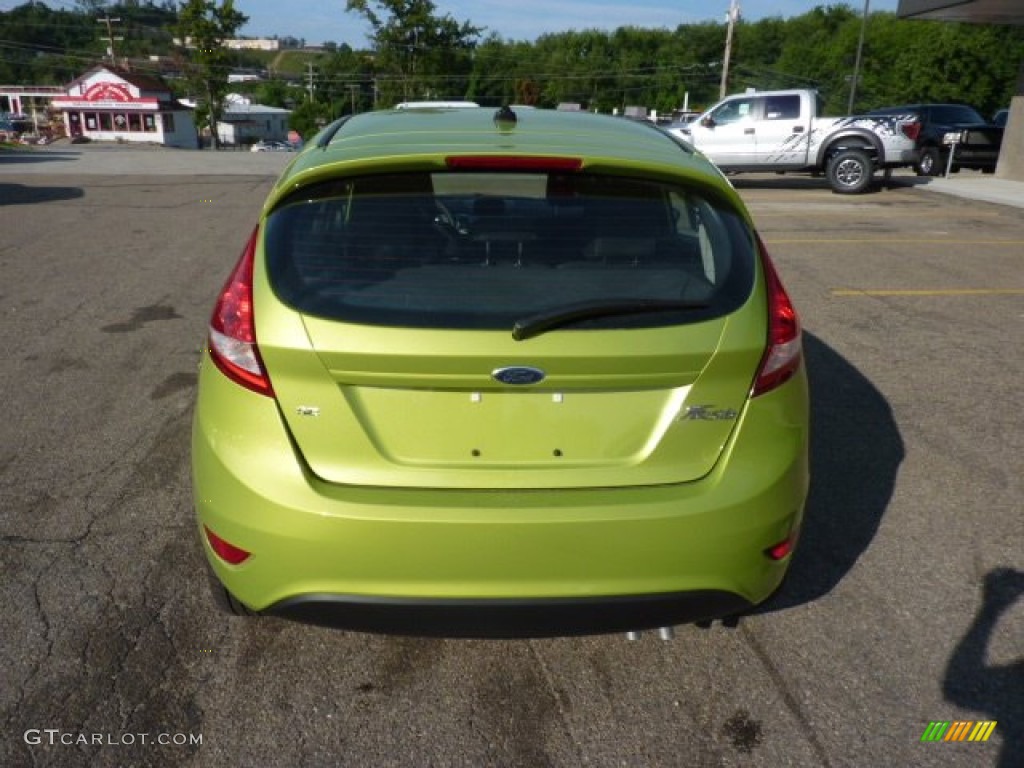 2011 Fiesta SE Hatchback - Lime Squeeze Metallic / Charcoal Black/Blue Cloth photo #3