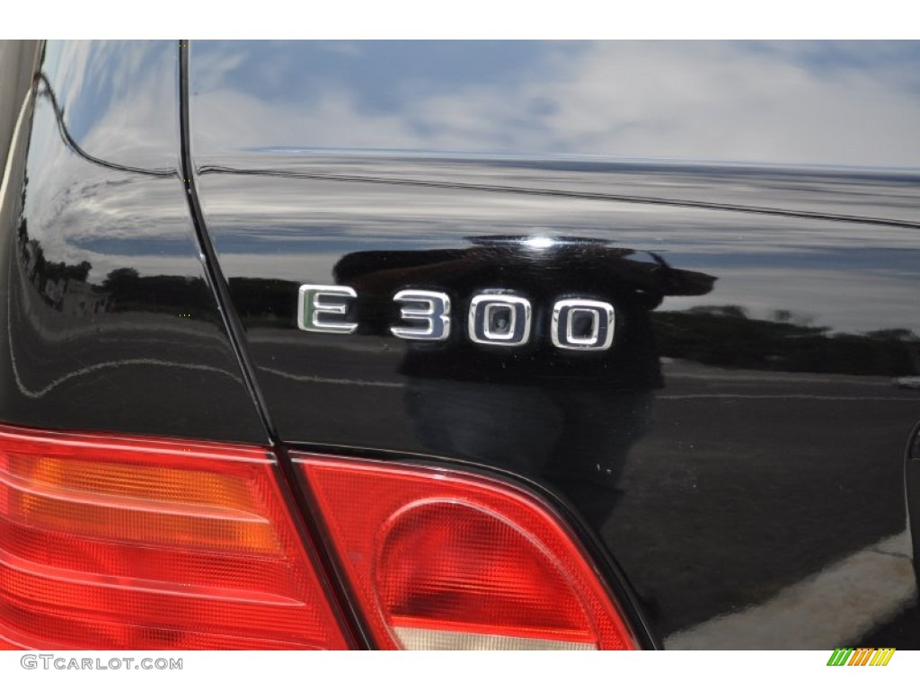 1999 Mercedes-Benz E 300TD Sedan Marks and Logos Photo #51785816