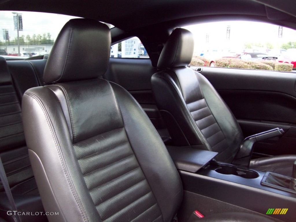 Dark Charcoal Interior 2006 Ford Mustang GT Premium Coupe Photo #51785939