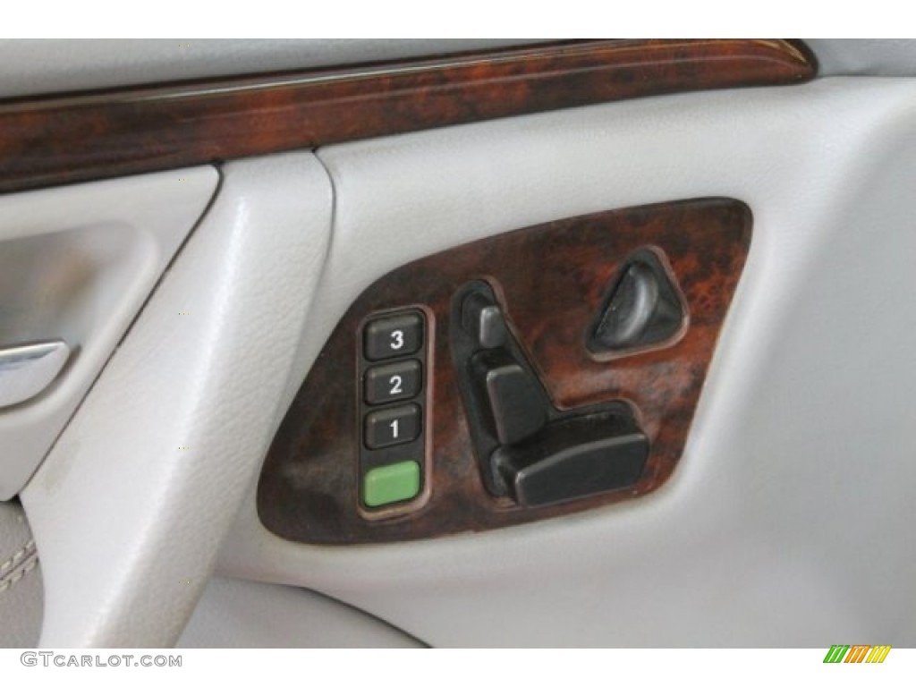 2001 Mercedes-Benz E 320 4Matic Wagon Controls Photo #51787685