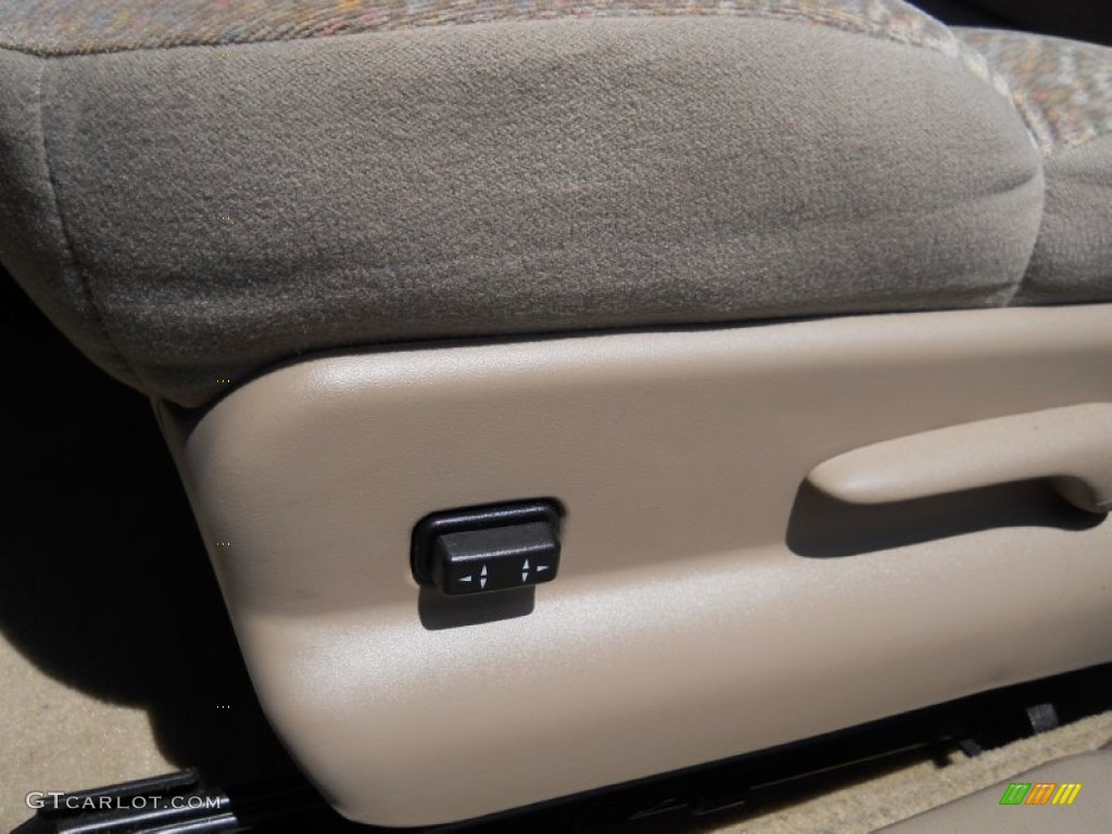 2005 Century Sedan - White Opal / Taupe photo #9