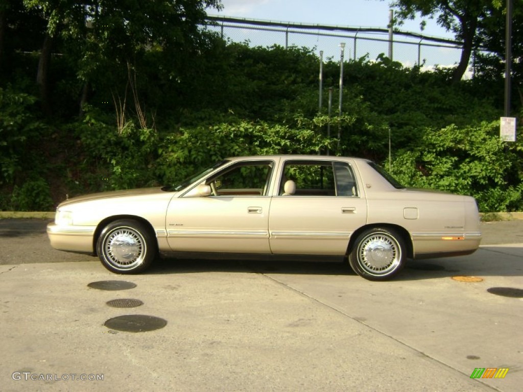 Gold Fire Mist Metallic 1998 Cadillac DeVille Sedan Exterior Photo #51794501