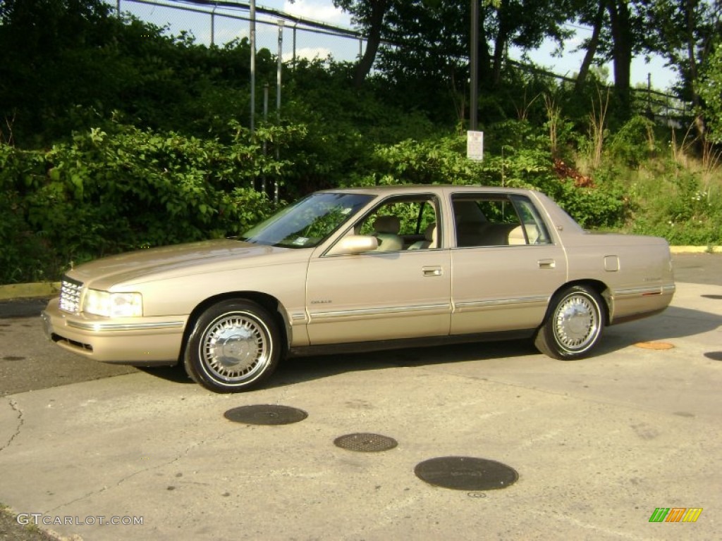 1998 DeVille Sedan - Gold Fire Mist Metallic / Cappuccino Cream photo #3