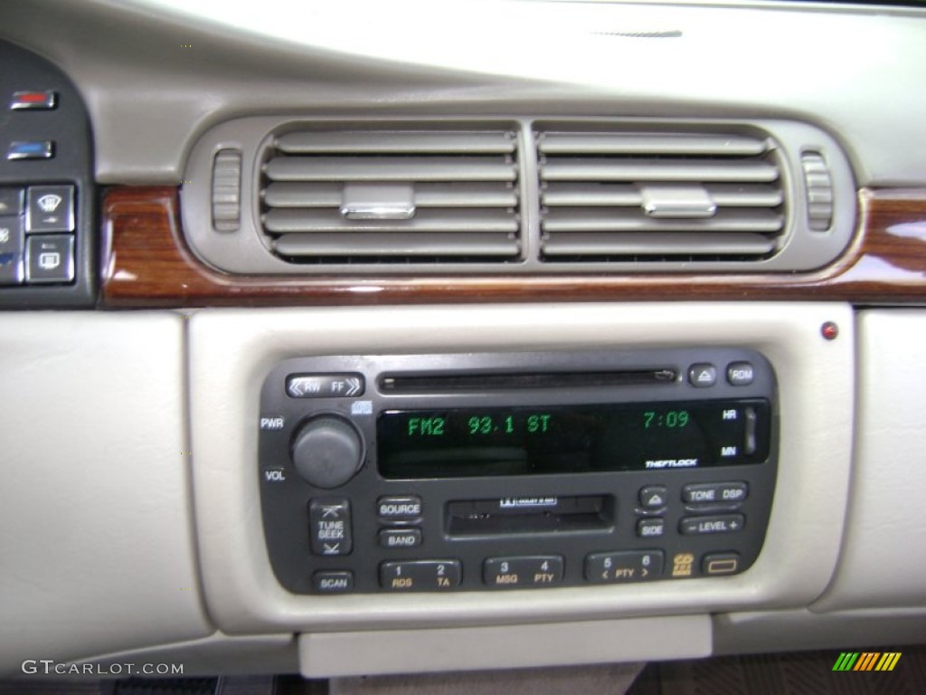 1998 Cadillac DeVille Sedan Controls Photo #51794648