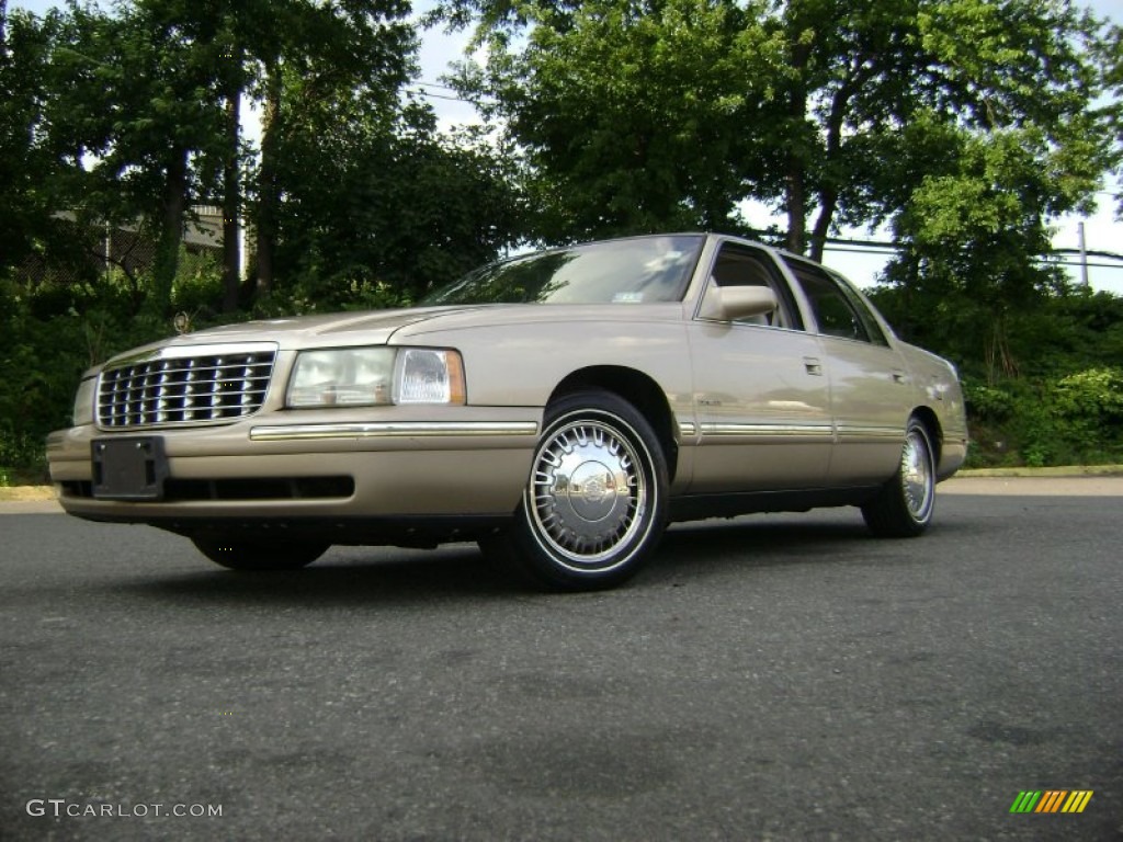 Gold Fire Mist Metallic 1998 Cadillac DeVille Sedan Exterior Photo #51794807
