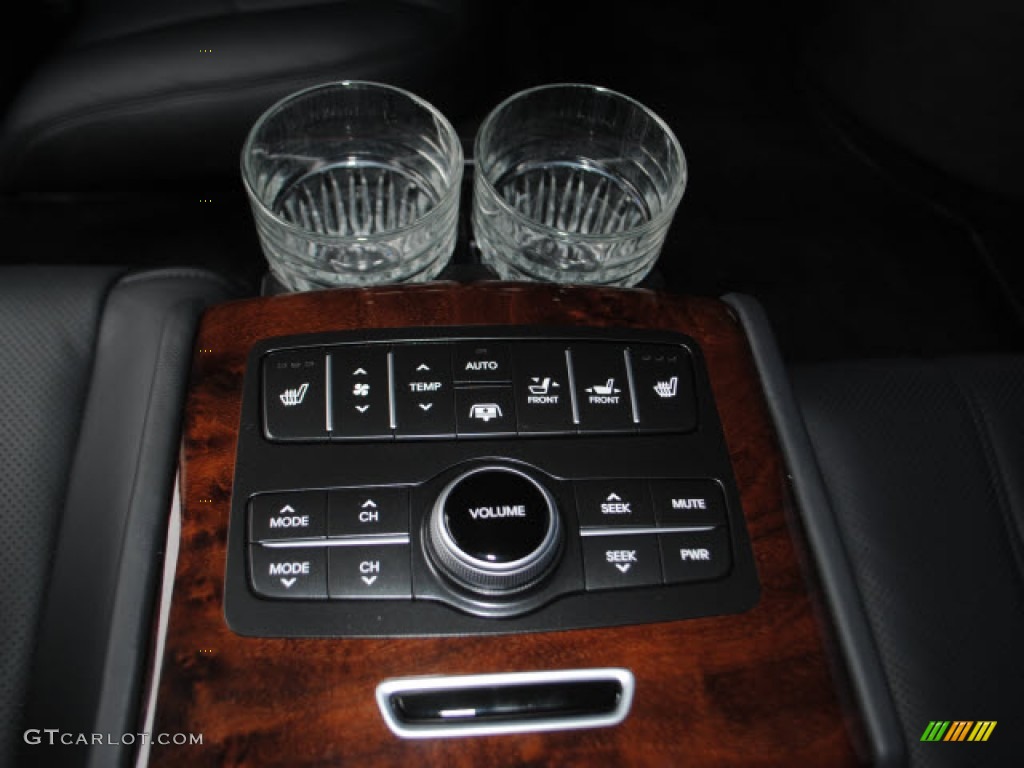 2011 Hyundai Equus Signature Limousine Controls Photo #51796688