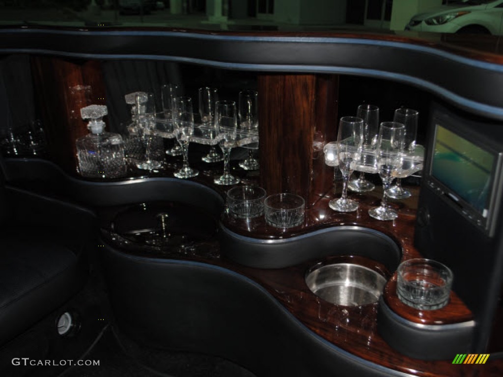 Jet Black Interior 2011 Hyundai Equus Signature Limousine Photo #51796703