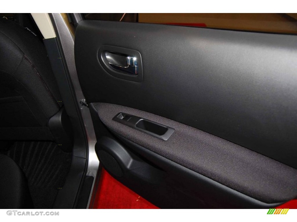 2011 Rogue S - Platinum Graphite / Black photo #16