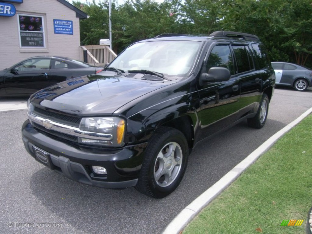 2004 TrailBlazer EXT LS - Black / Medium Pewter photo #1