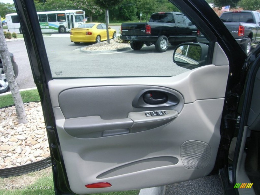 2004 TrailBlazer EXT LS - Black / Medium Pewter photo #16