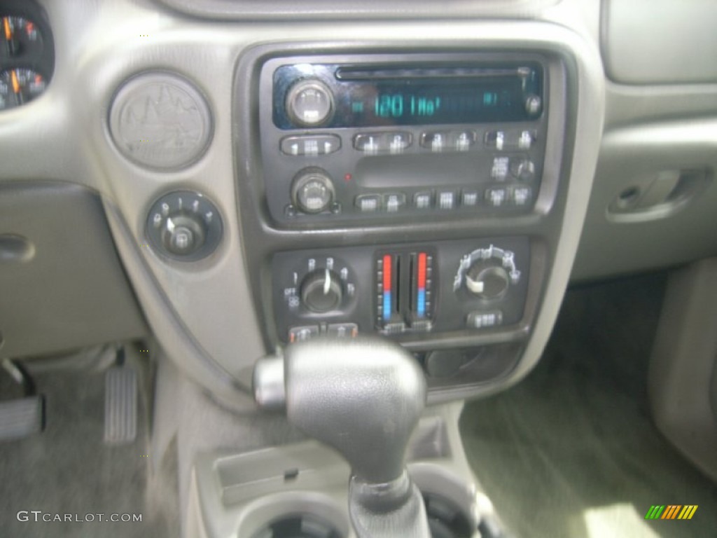 2004 TrailBlazer EXT LS - Black / Medium Pewter photo #19