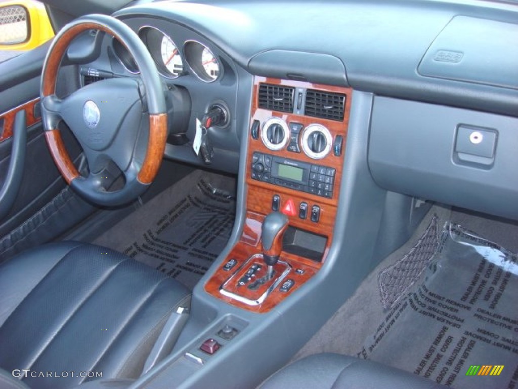 2003 Mercedes-Benz SLK 320 Roadster Dashboard Photos
