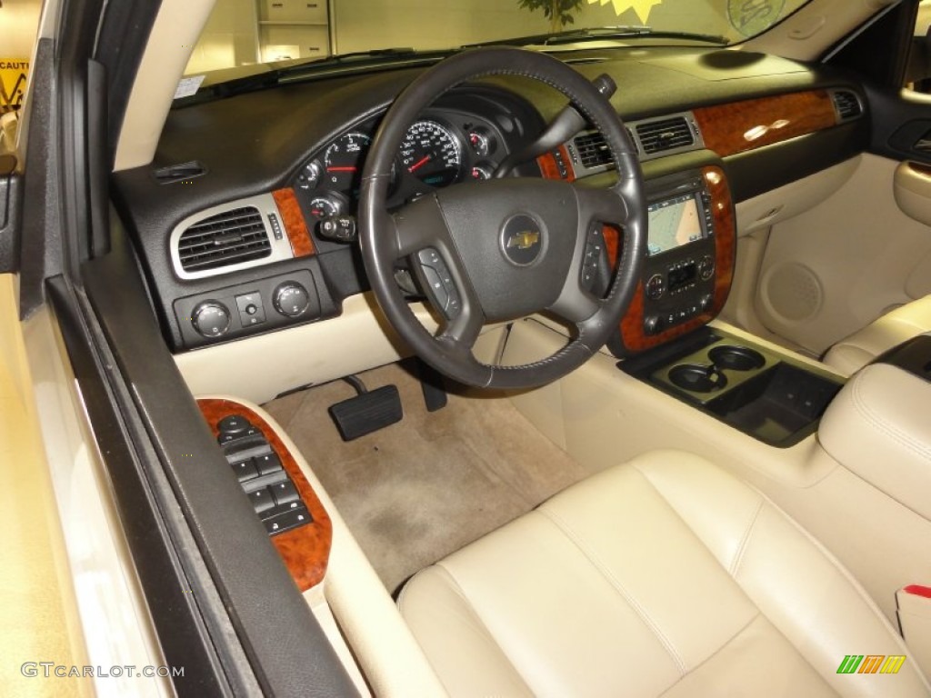 2008 Chevrolet Tahoe LT 4x4 Light Cashmere/Ebony Dashboard Photo #51807587