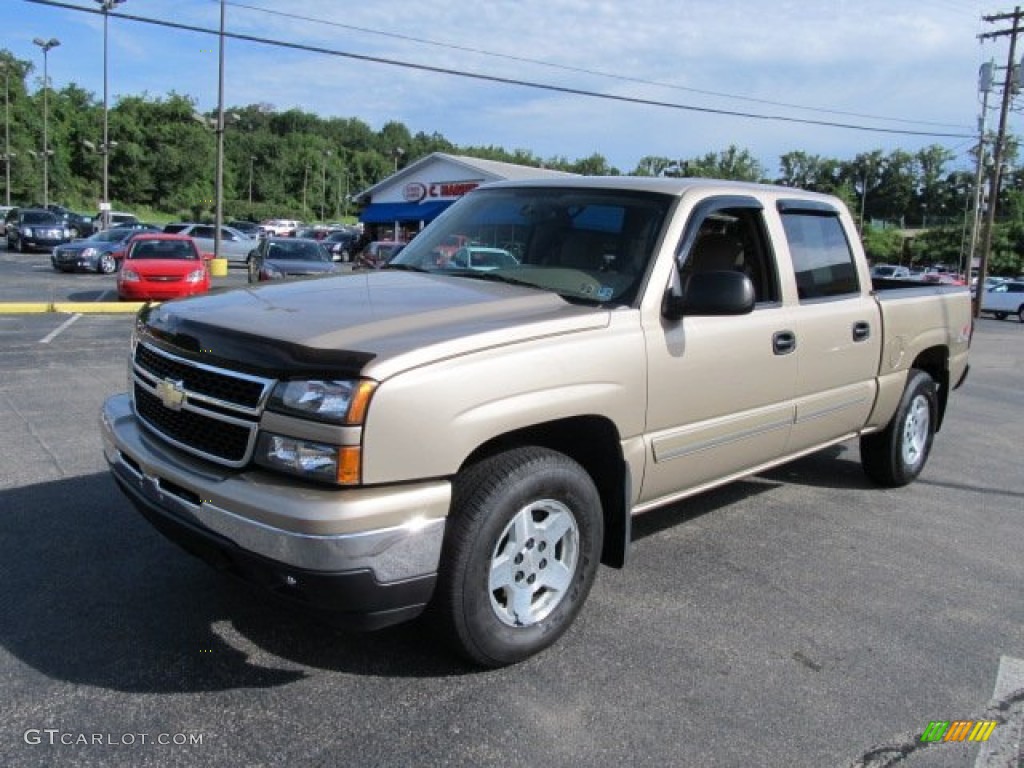 2007 Silverado 1500 Classic LT  Z71 Crew Cab 4x4 - Sandstone Metallic / Tan photo #5