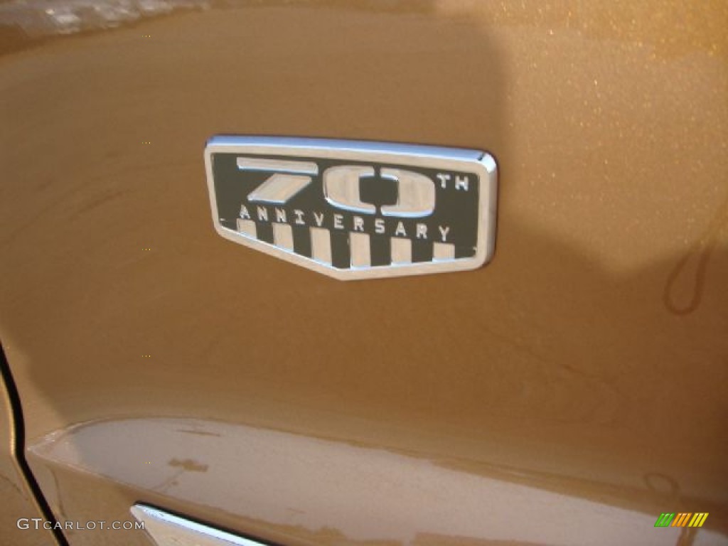 2011 Jeep Grand Cherokee Laredo X 70th Anniversary 4x4 Marks and Logos Photos