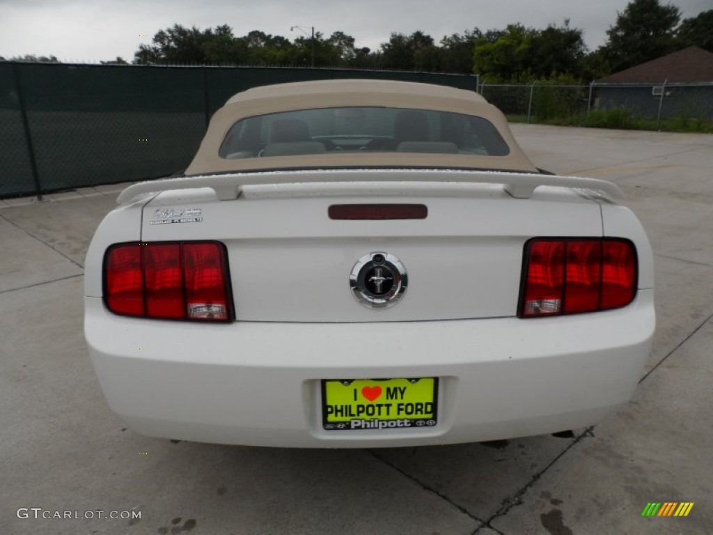 2005 Mustang V6 Deluxe Convertible - Performance White / Medium Parchment photo #4