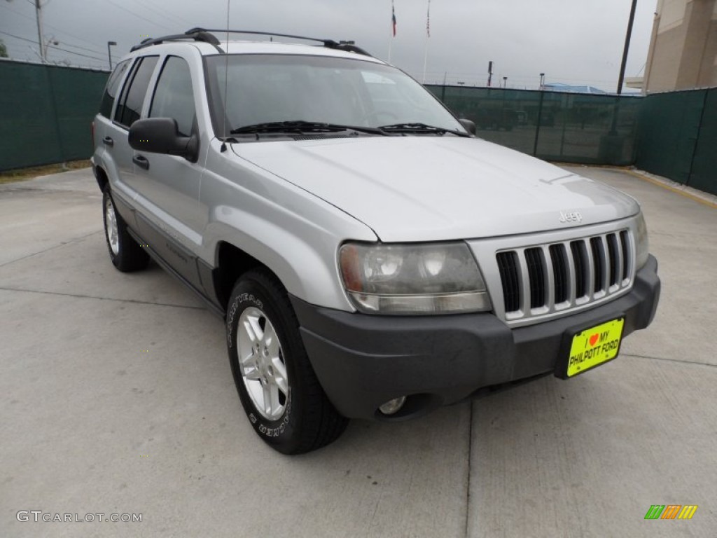 2004 Grand Cherokee Laredo - Bright Silver Metallic / Dark Slate Gray photo #1