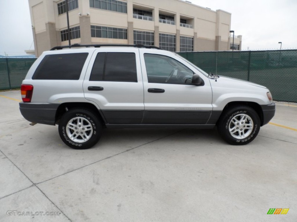 2004 Grand Cherokee Laredo - Bright Silver Metallic / Dark Slate Gray photo #2