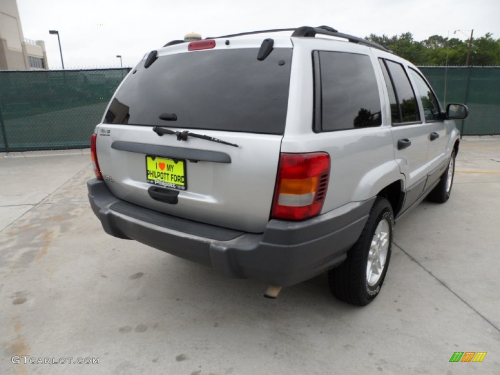 2004 Grand Cherokee Laredo - Bright Silver Metallic / Dark Slate Gray photo #3