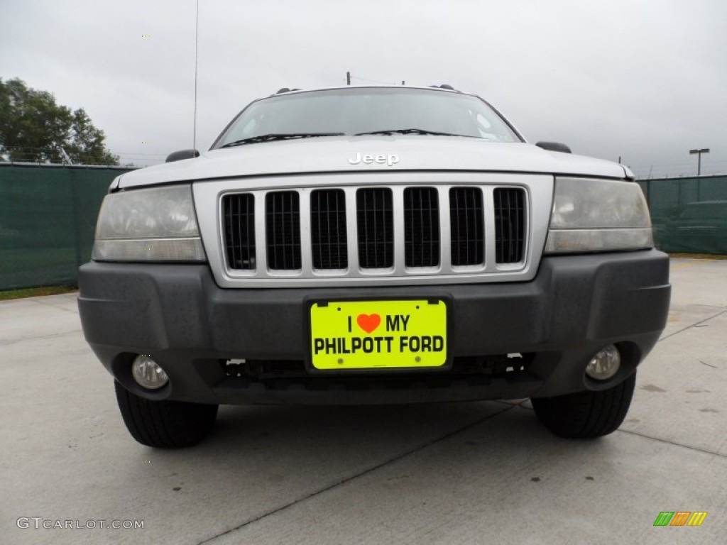 2004 Grand Cherokee Laredo - Bright Silver Metallic / Dark Slate Gray photo #9