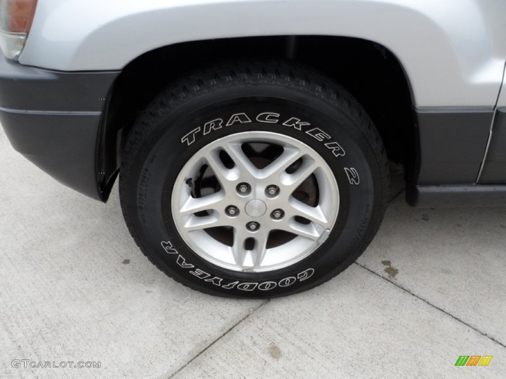 2004 Grand Cherokee Laredo - Bright Silver Metallic / Dark Slate Gray photo #13