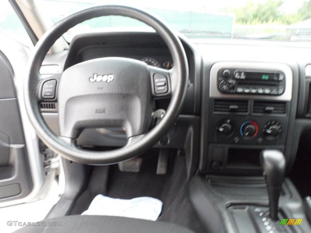 2004 Grand Cherokee Laredo - Bright Silver Metallic / Dark Slate Gray photo #36