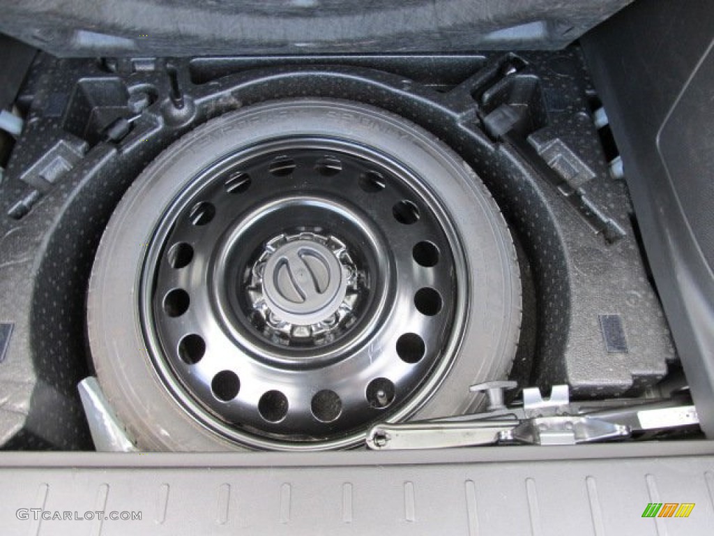 2010 Chevrolet Equinox LT AWD Trunk Photo #51812246