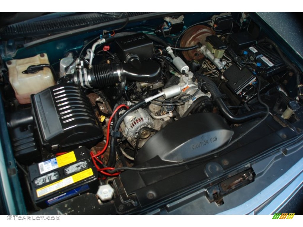 1997 Chevrolet Suburban C1500 LT Engine Photos