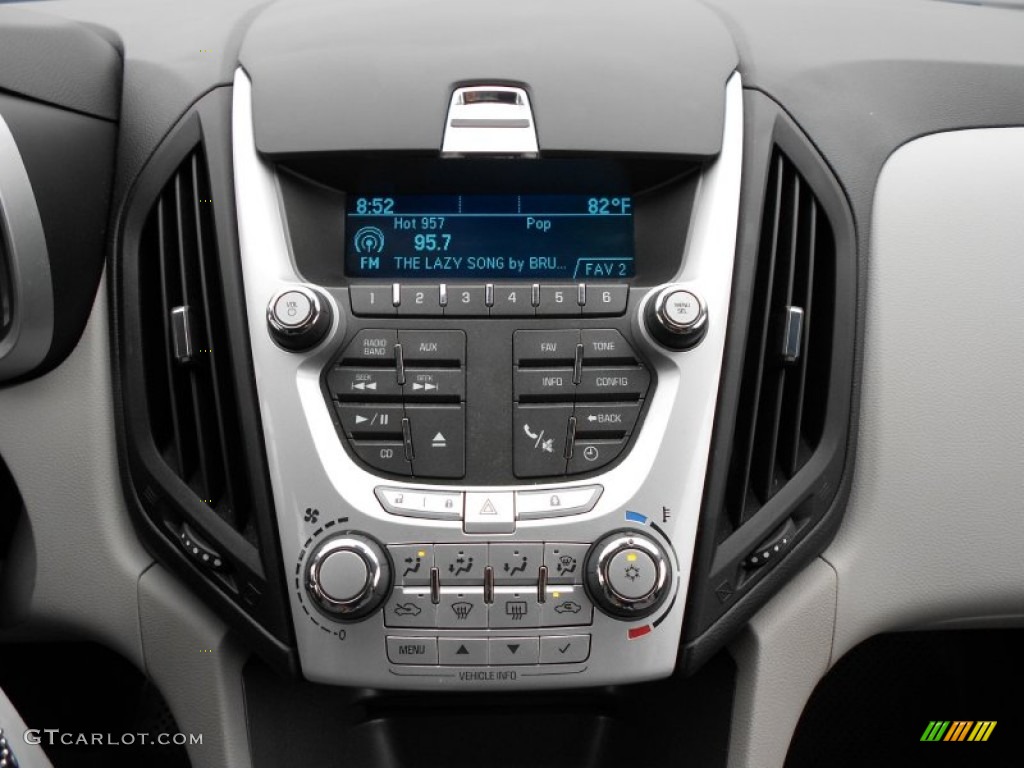 2010 Chevrolet Equinox LT Controls Photo #51816605