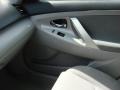 Super White - Camry SE Photo No. 17