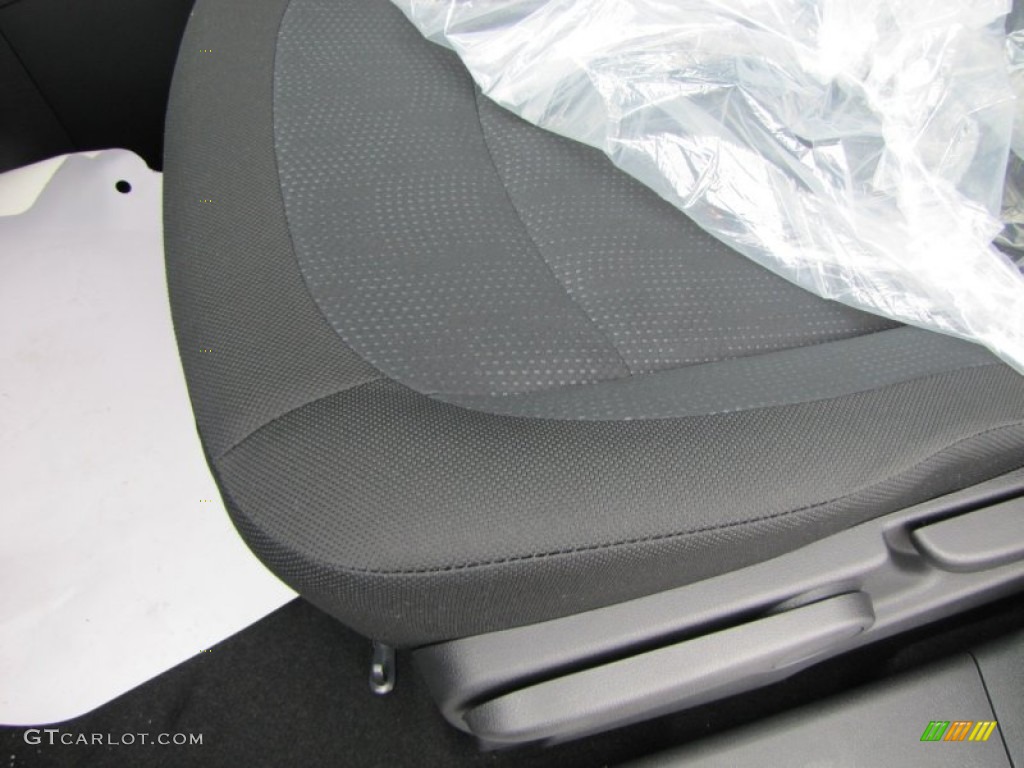2011 Rogue S - Silver Ice Metallic / Black photo #9