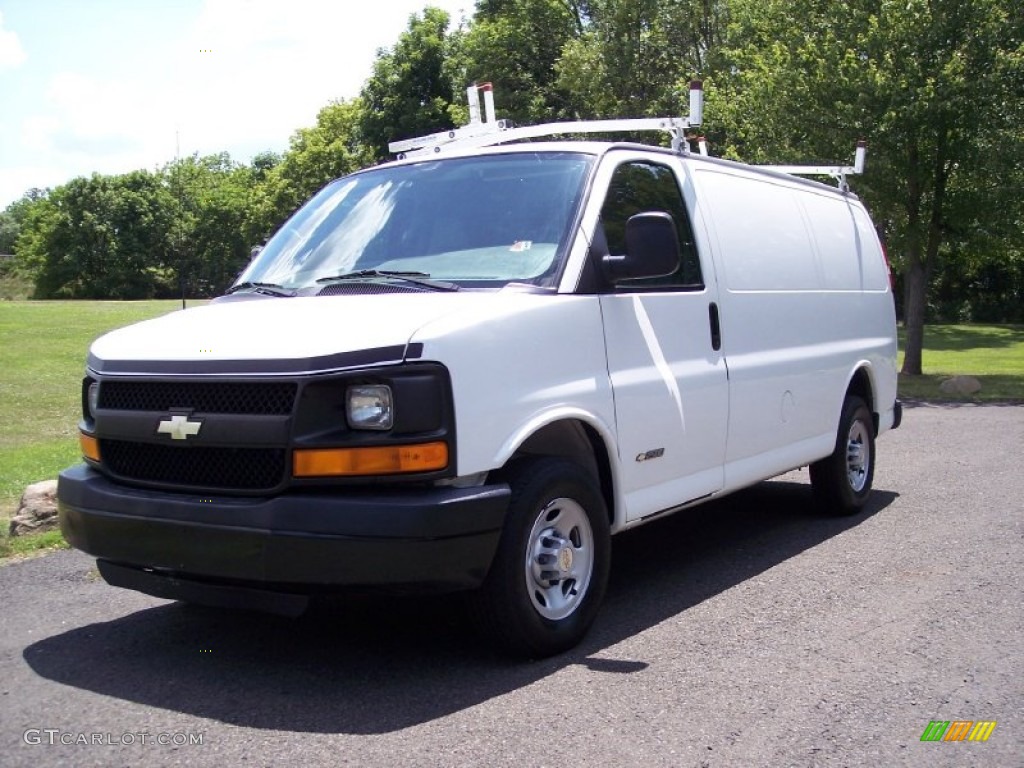 2004 Express 2500 Commercial Van - Summit White / Medium Dark Pewter photo #2