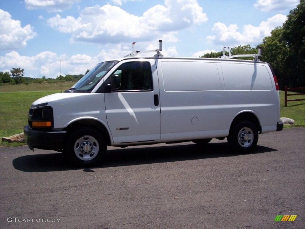 2004 Express 2500 Commercial Van - Summit White / Medium Dark Pewter photo #3