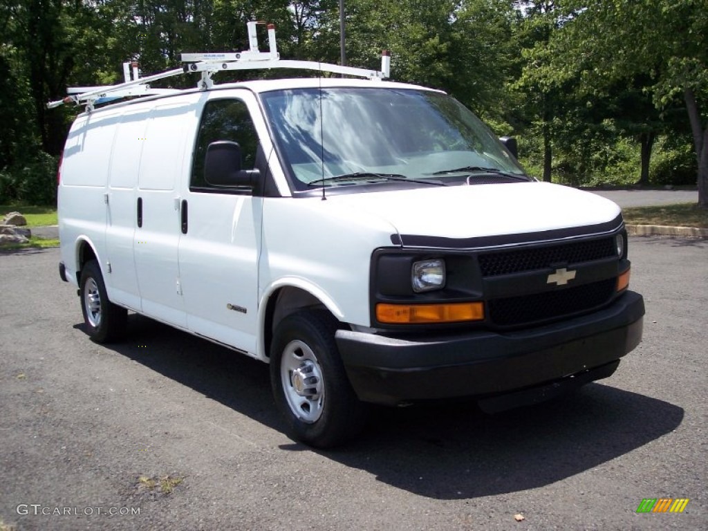 2004 Express 2500 Commercial Van - Summit White / Medium Dark Pewter photo #12