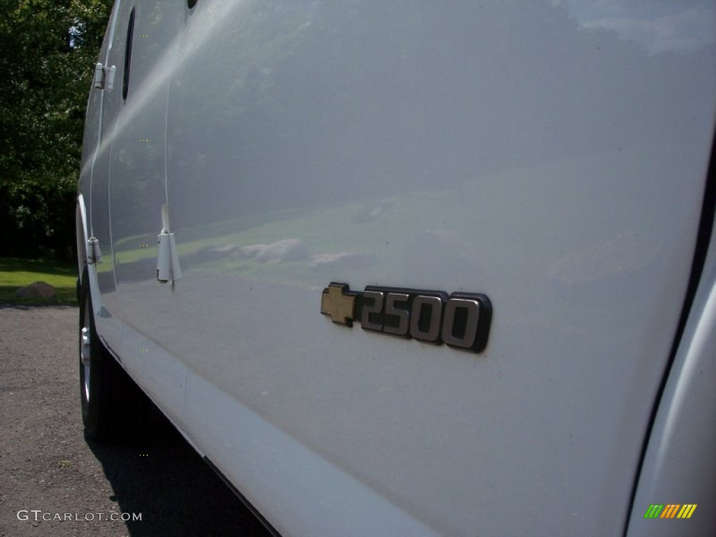 2004 Express 2500 Commercial Van - Summit White / Medium Dark Pewter photo #22