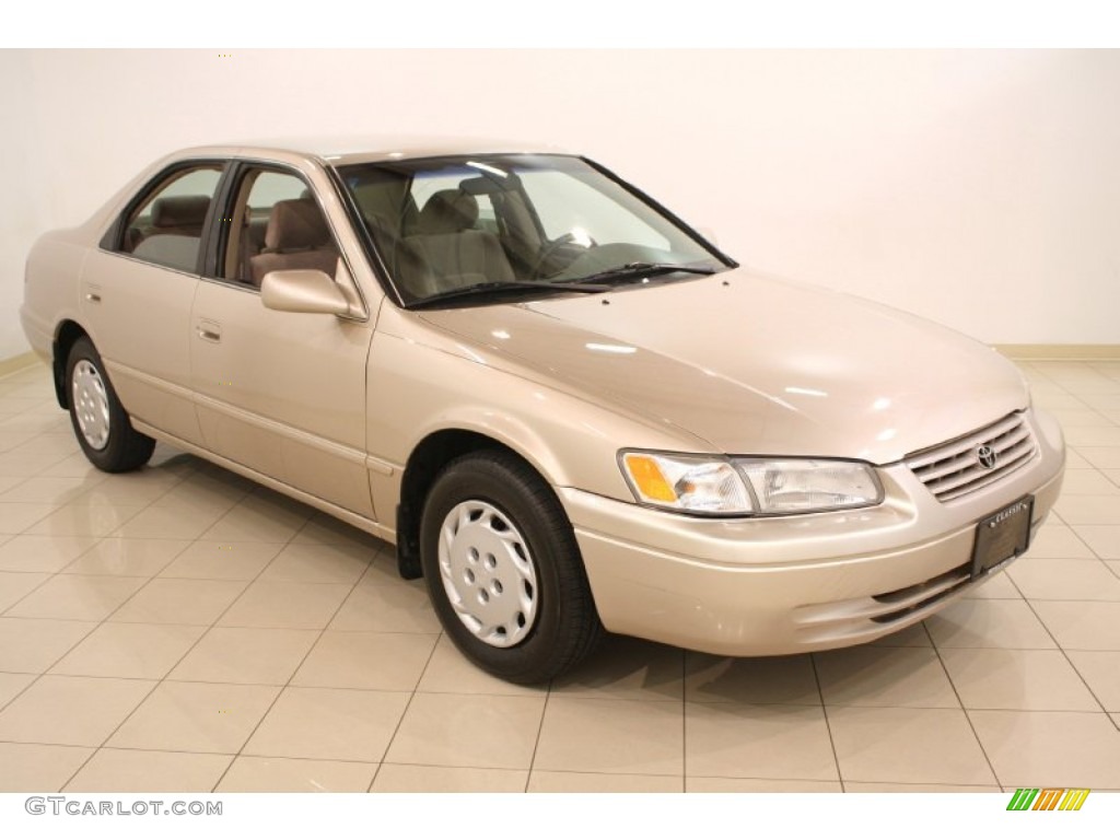 1999 Camry LE - Cashmere Beige Metallic / Oak photo #1